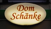 Die Kneipe "Domschänke" gibt es schon lange nicht mehr, aber die Leuchtreklame am Kiosk noch