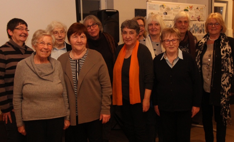Datei:Elf Frauen aus der Kommunalpolitik.jpg