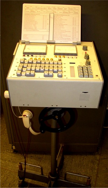 Datei:Prüfwagen VIERLING.jpg