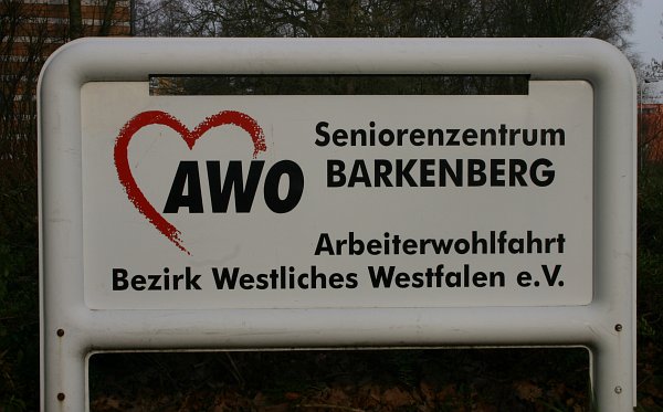 Datei:Schild AWO Seniorenzentrum.jpg