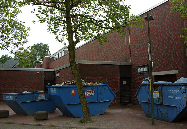 Datei:Turnhalle Container.jpg