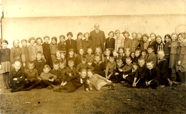 Datei:1930 Schülergruppe.jpg