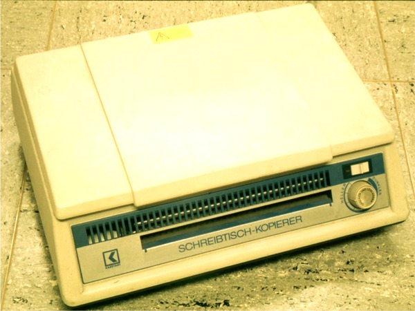 Datei:Bü Schreibtischkopierer.jpg