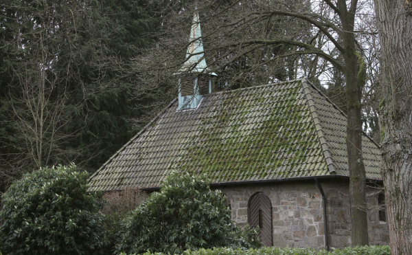 Datei:Kapelle geheimnisvoll.jpg