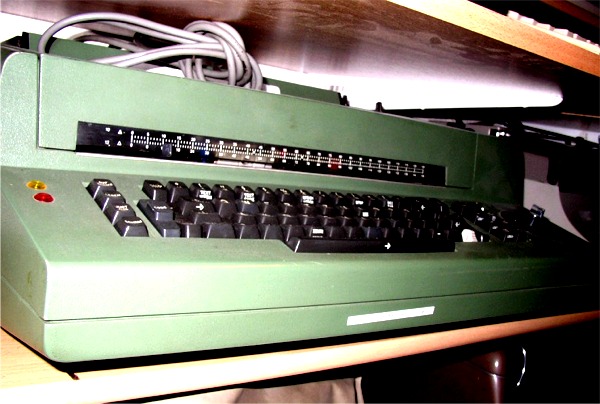 Datei:Elektrische Schreibmaschine.jpg