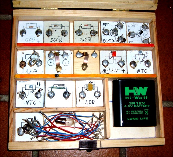 Datei:Elektronikbaukasten 3.jpg