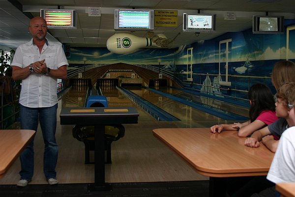 Datei:Bowling.jpg