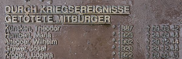 Datei:Tafel Durch Kriegsereignisse getötete.jpg