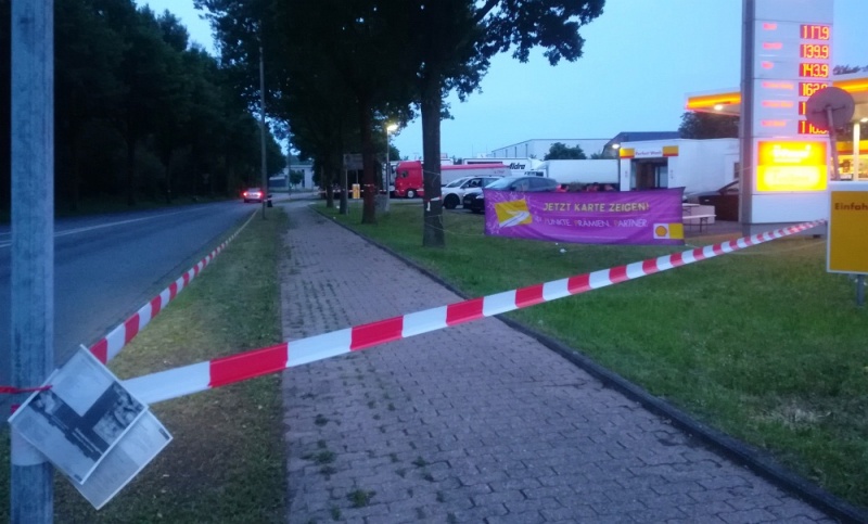 Datei:Eichenprozessionsspinner Absperrung.jpg