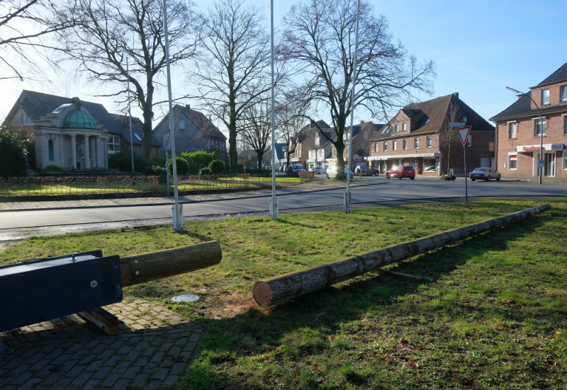 Datei:Wappenbaum Demontage.jpg