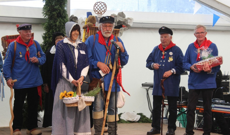 Datei:HV 100 Kiepenkerle.jpg