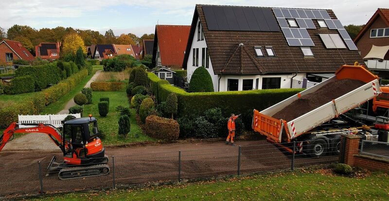 Datei:Rhönweg Asphaltierung 25.jpg