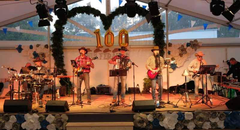 Datei:HV Jubiläum Wulferados.jpg