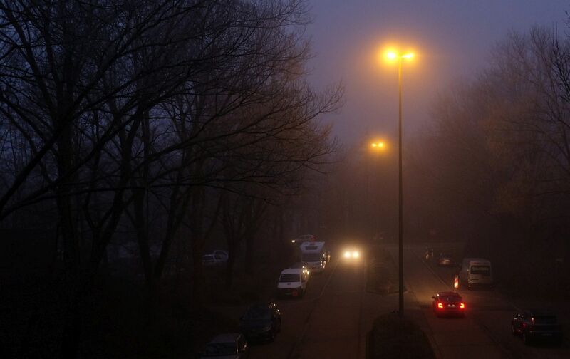 Datei:Dimker Allee Ende im Nebel.jpg