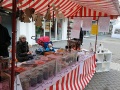 Stand mit Kind und Kegel