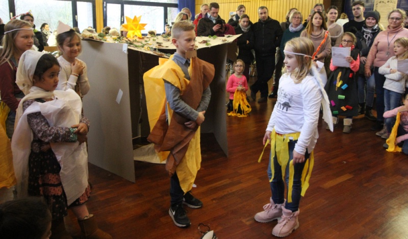 Datei:ÖWM 19 Krippenspiel Verkündigung.jpg