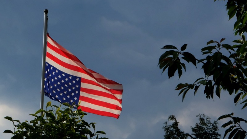 Datei:USA Flagge kopfstehend.jpg