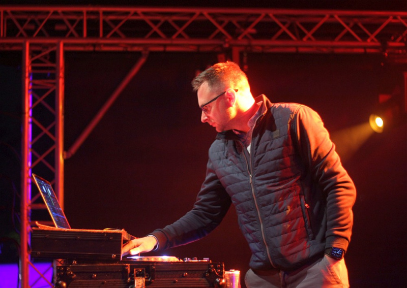 Datei:Aufbruch DJ.jpg