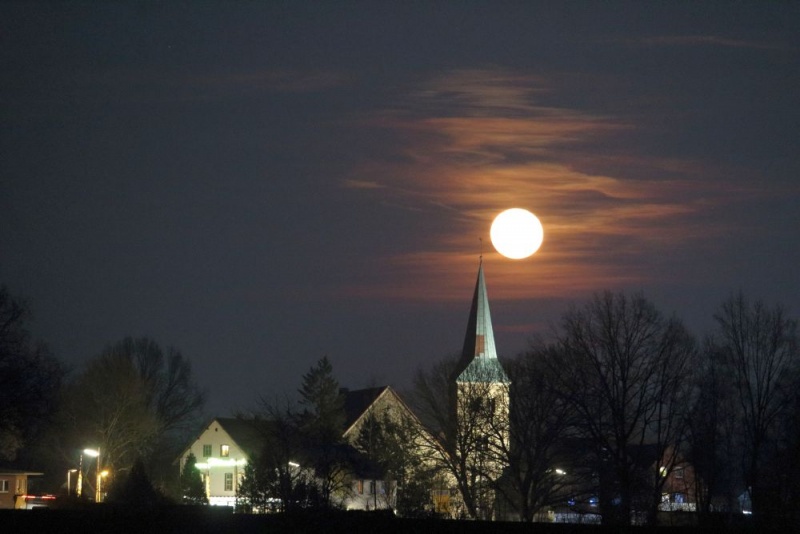 Datei:WÜST Vollmond Altwulfen.jpg