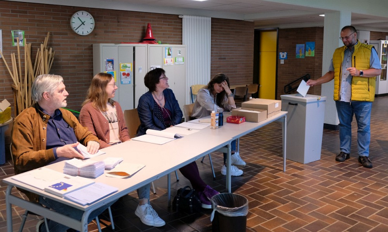 Datei:Europawahl 24 Grüne Schule innen.jpg
