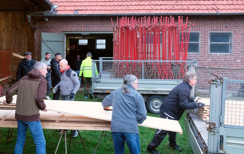 Datei:WM 25 Stände holen.jpg