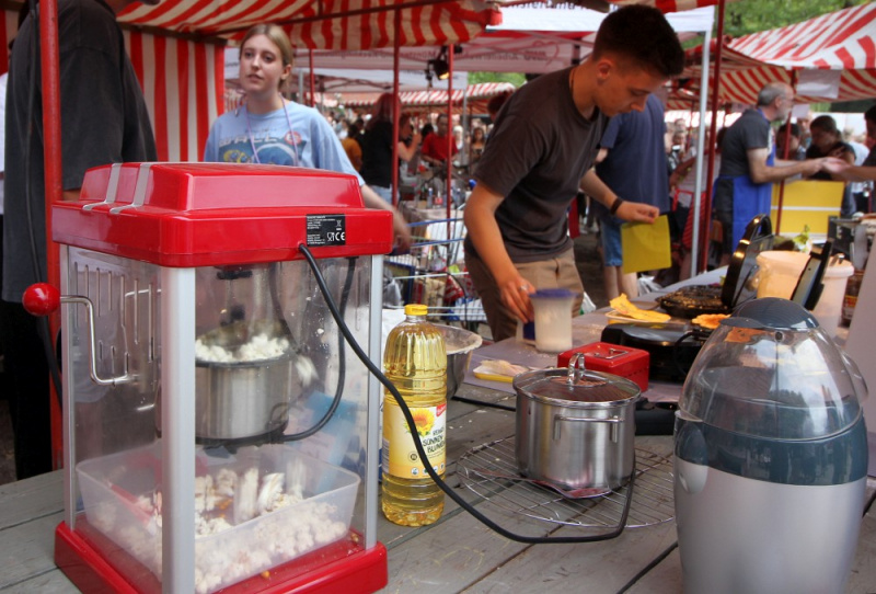 Datei:Sommernacht Popcorn.jpg