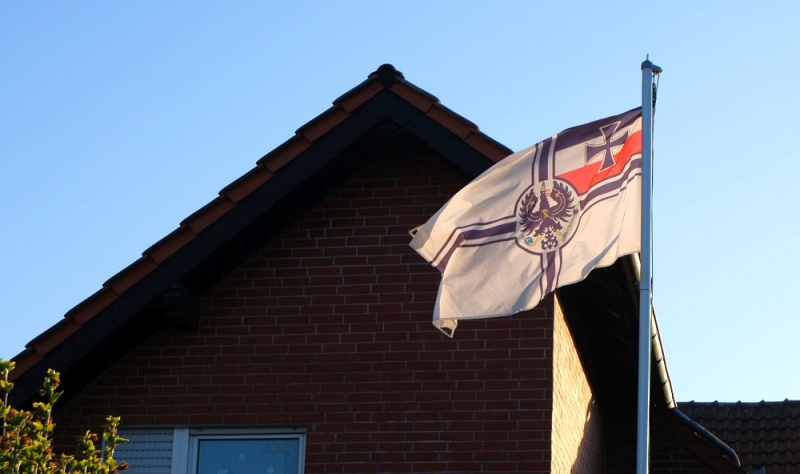 Datei:Reichskriegsflagge am Burgring.jpg