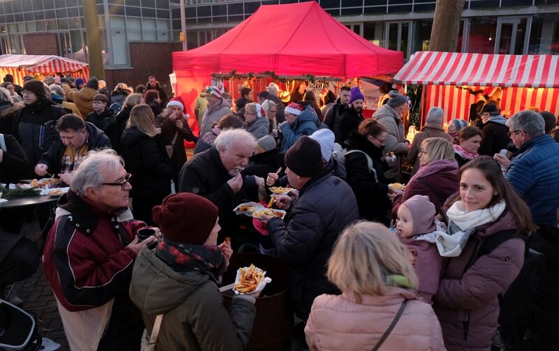 Datei:WM 24 Pommesesser.jpg