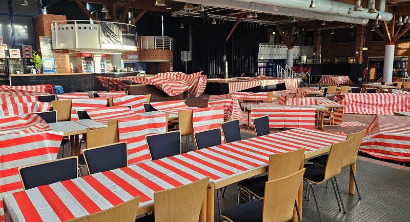 Datei:WM 24 HSD Planen trocknen.jpg