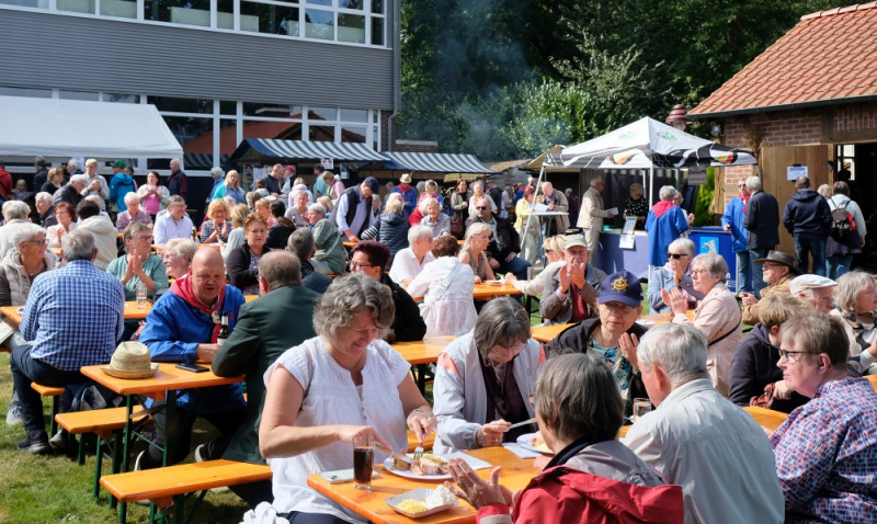 Datei:Flachsmarkt 24 Publikum.jpg