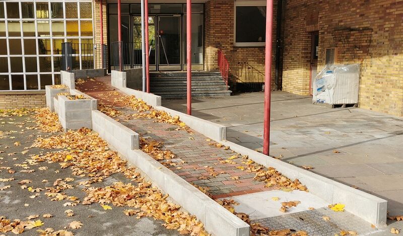 Datei:Montessori Rampe.jpg