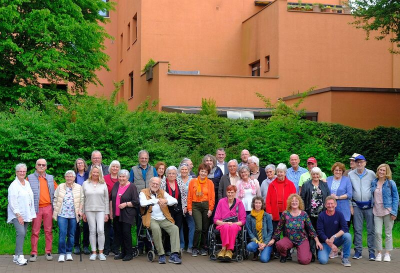 Datei:Finnstadt 50 Jahre Gruppenfoto.jpg