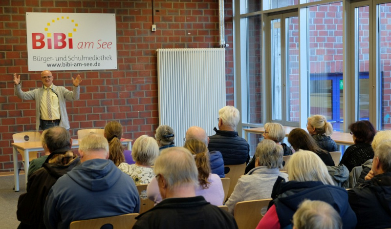 Datei:Bibi Vortrag Ricken 24.jpg