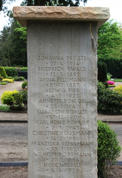 Datei:Gedenkstein 45 rechts.jpg