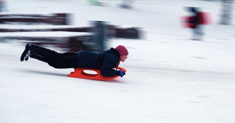 Datei:Winter 26 Rodlerin.jpg