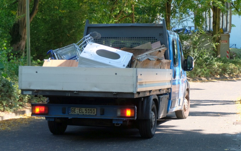 Datei:Velero Sperrmüllentsorgung.jpg