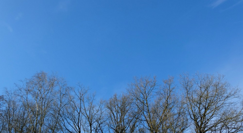 Datei:Blauer Himmel.jpg