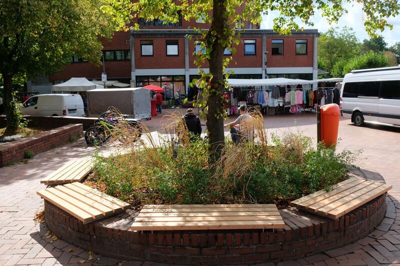 Datei:Marktplatz Holz erneuert.jpg