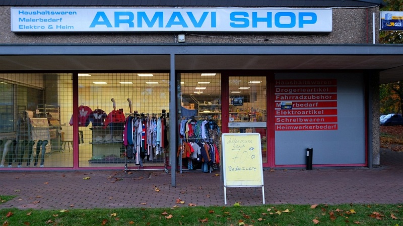 Datei:Armavi Shop Ausverkauf.jpg