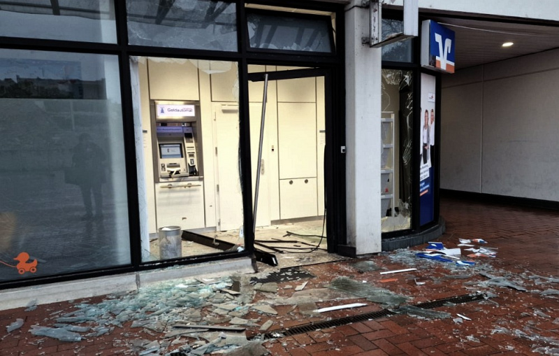 Datei:FITTING VB Geldautomat Aufbruch.jpg