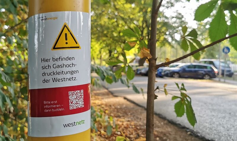 Datei:Gasleitung Warnung.jpg