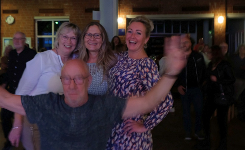 Datei:Oldie Night 24 Besucher.jpg