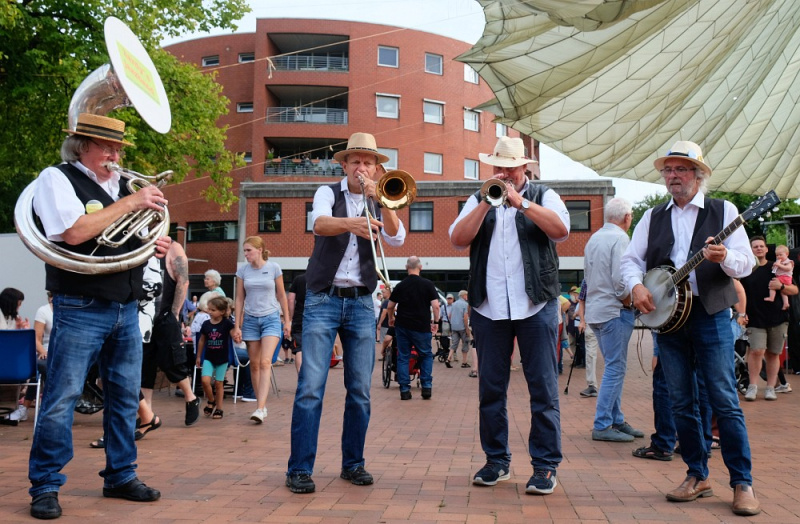 Datei:KS24 Hardy`s Jazzband.jpg