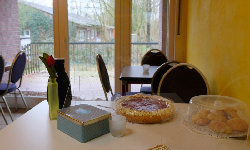 Datei:Kleiderkammer Cafe.jpg