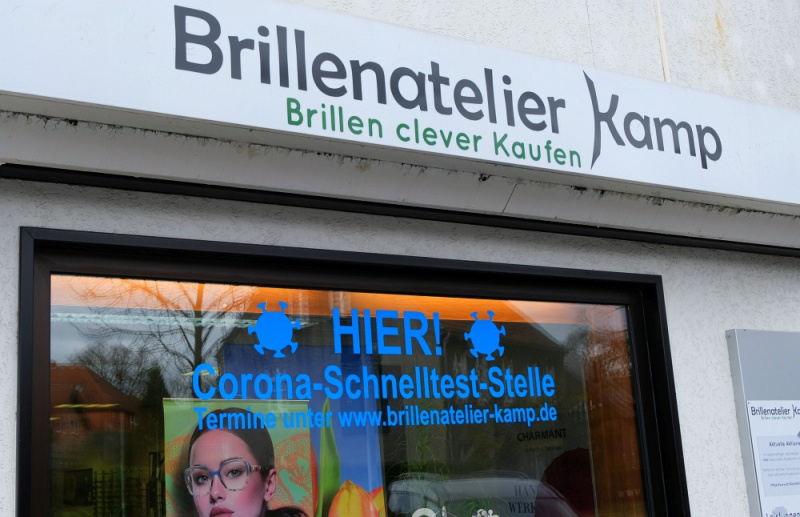 Datei:Brillenatelier Corona Teststelle.jpg
