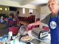 Pizzabäcker Klaus Waschulewski in seinem Element