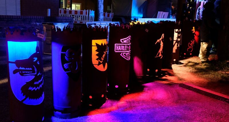 Datei:WM 24 Feuertonnen.jpg