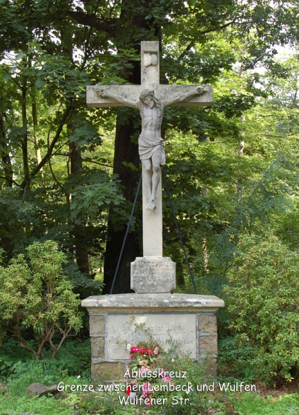 Datei:Kreuz Wulfener Straße.jpg