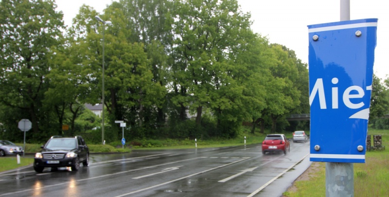 Datei:Schild LEG Mieterbüro defekt.jpg
