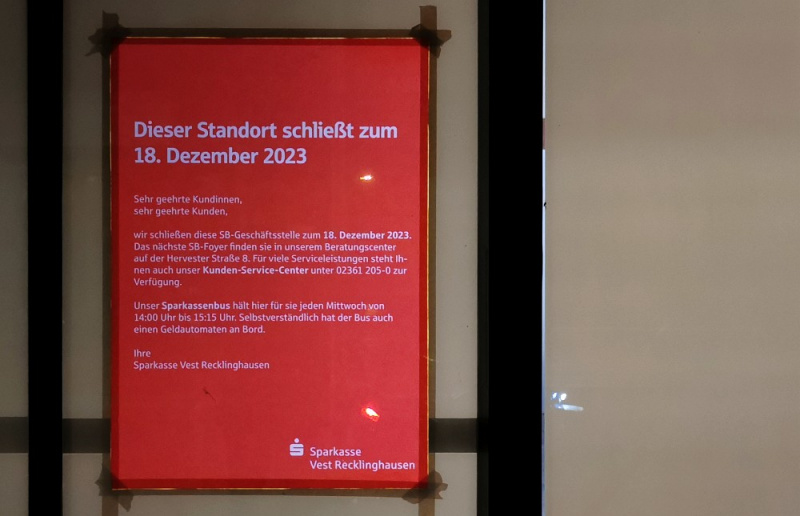 Datei:Sparkasse Himmelsberg geschlossen.jpg